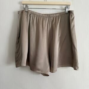 VINCE | Mushroom Taupe 100% Silk Pull on Shorts | Extra Large
